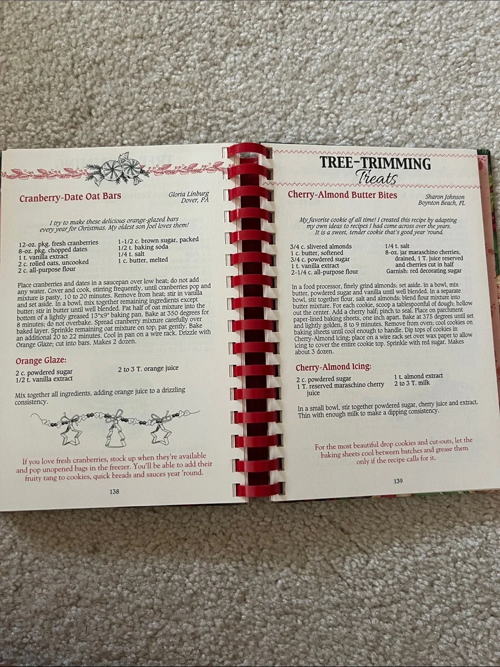 Gooseberry Patch Hometown Christmas Cookbook - EC